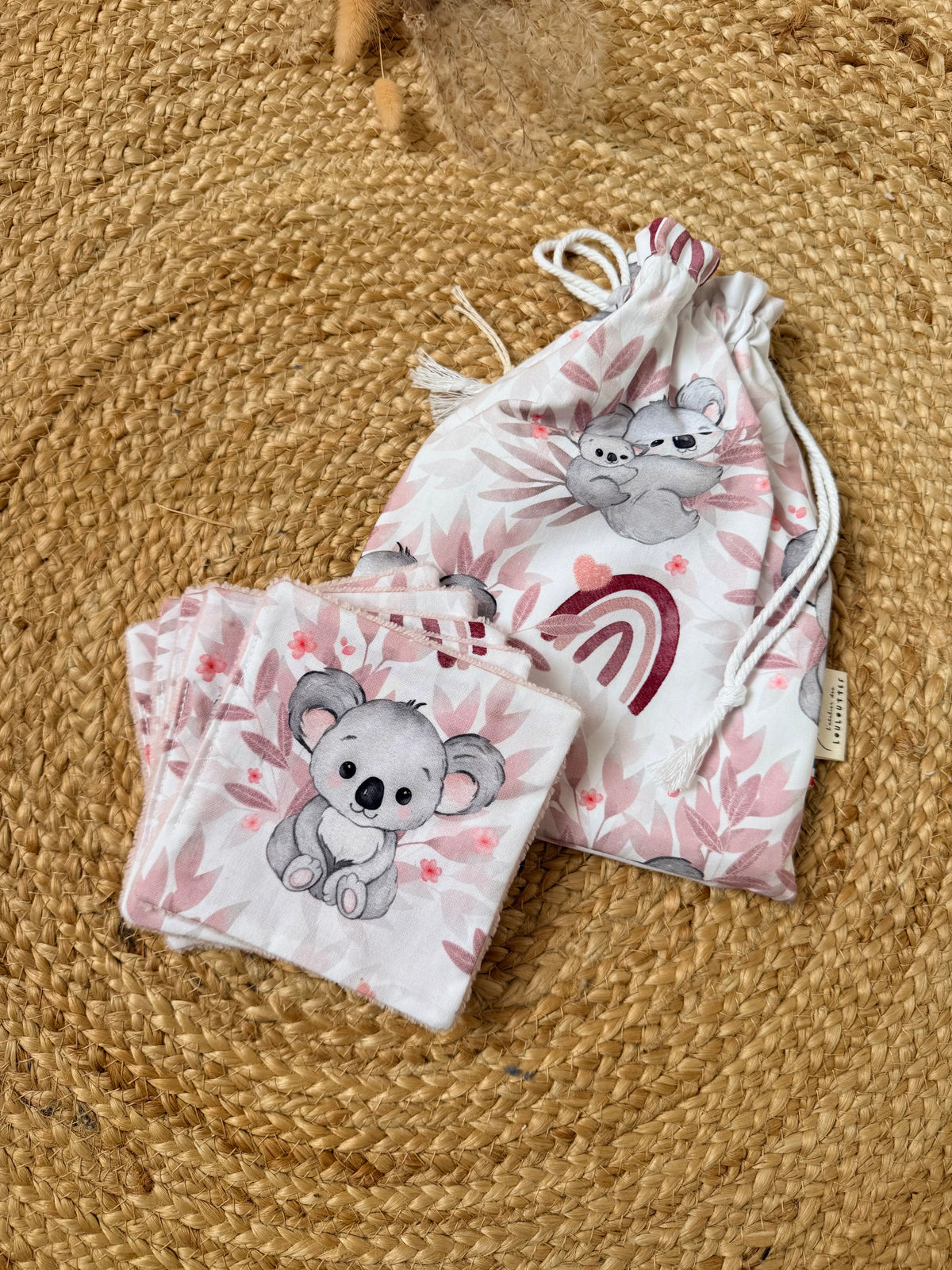 En stock - Pochon et ses 5 lingettes Koala ( édition limitée )