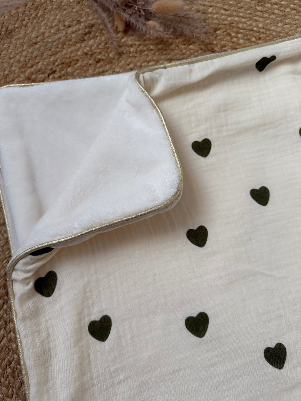 Couverture bébé Cœur olive